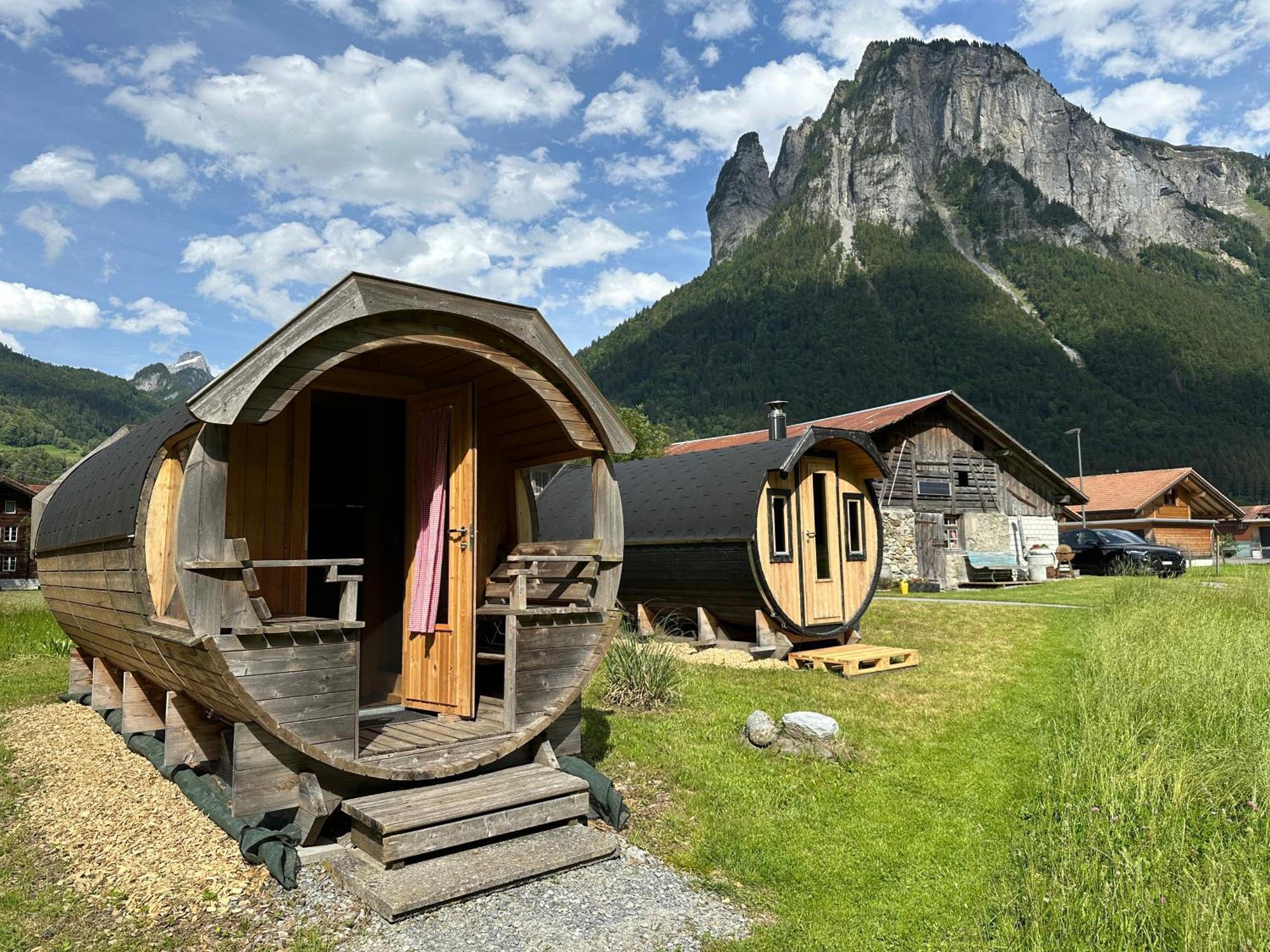 Villa Schlafen im Fass - Schlaffass - Abenteuer - Romantik - Haslifass Innertkirchen Exterior foto